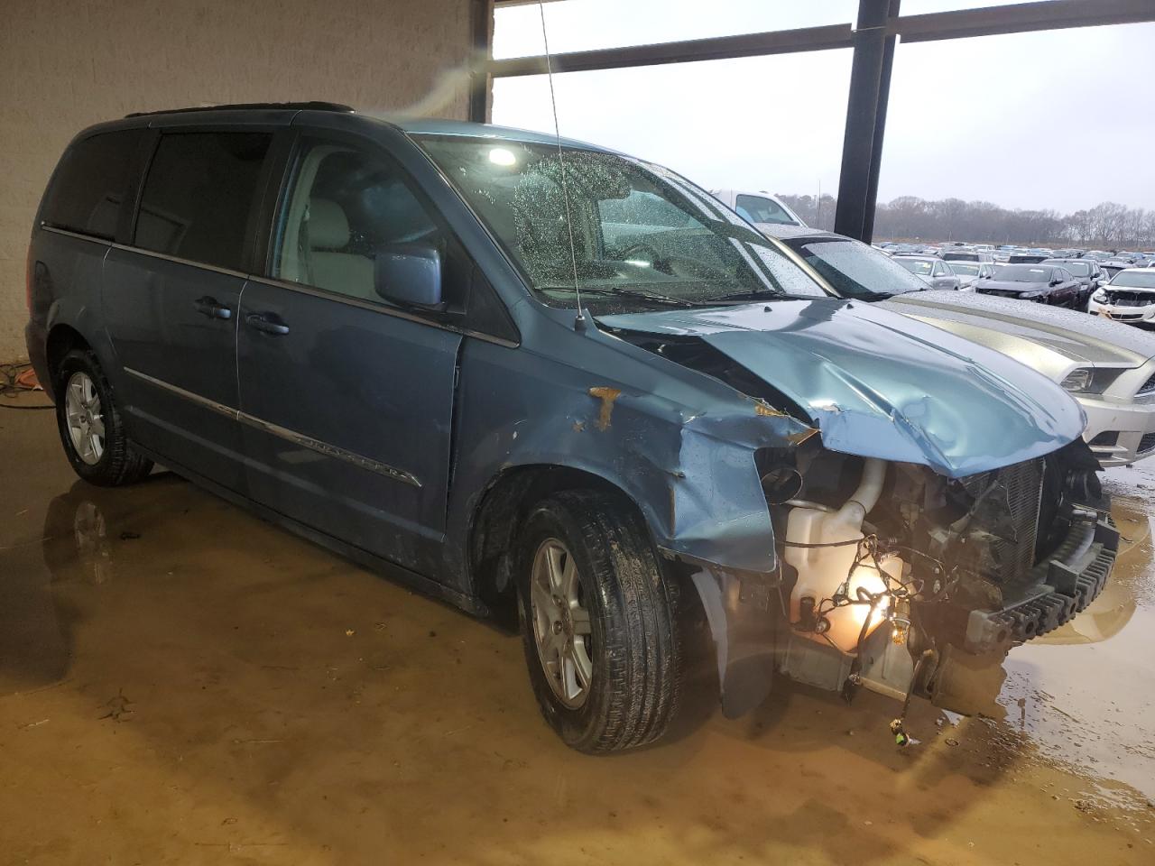 2012 Chrysler Town & Country VIN 2C4RC1CG9CR192168 Copart auction photo, front end damage thumbnail 4