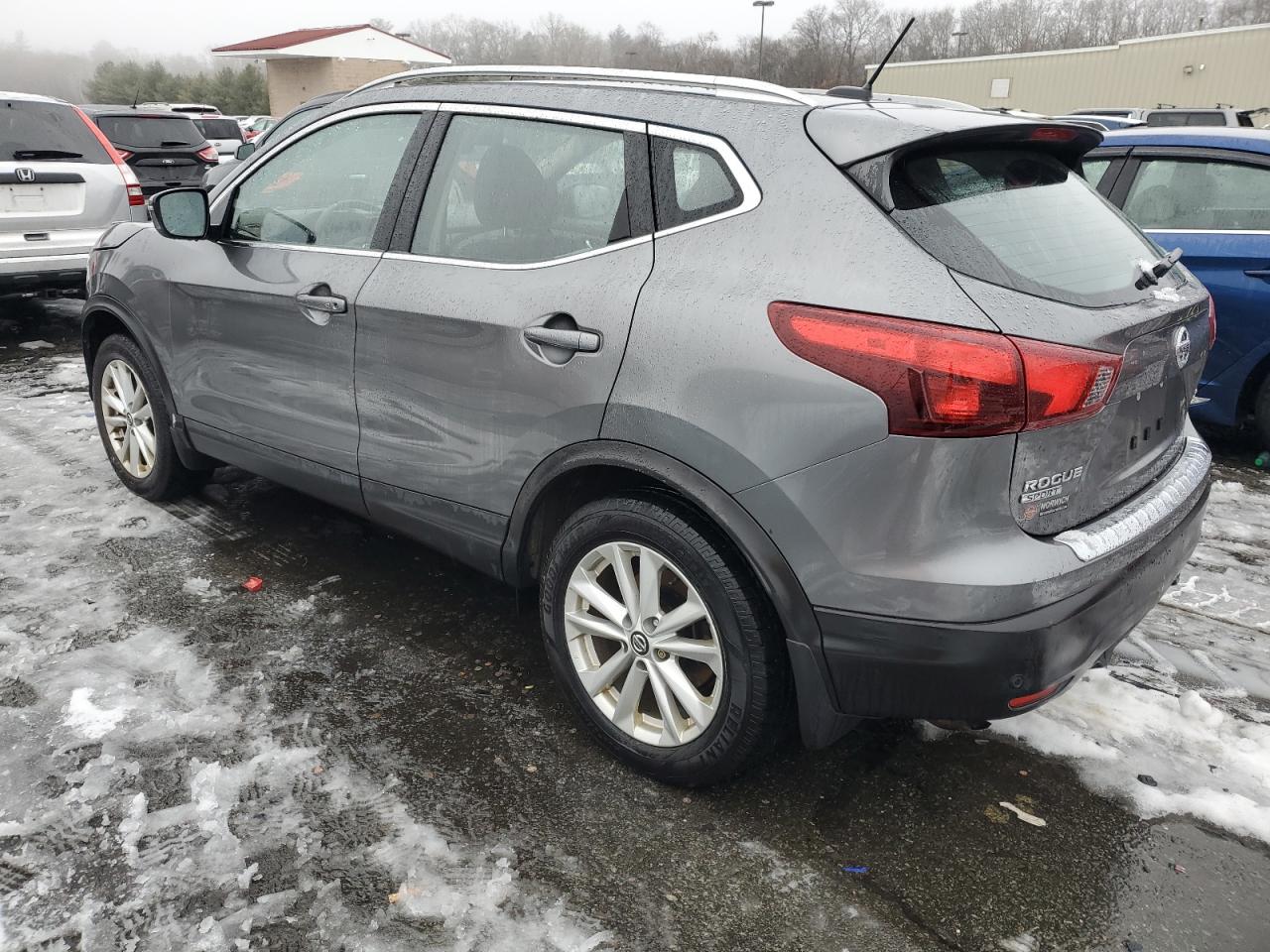 2019 Nissan Rogue VIN JN1BJ1CRXKW352060 Copart auction photo, rear end / minor dent/scratches damage thumbnail 2