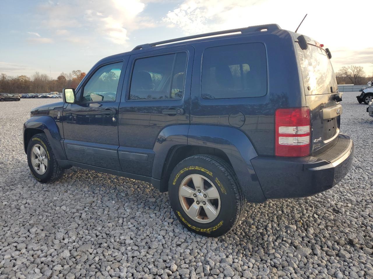 2012 Jeep Liberty (North America) VIN 1C4PJMAK7CW150434 Copart auction photo, front end / minor dent/scratches damage thumbnail 2