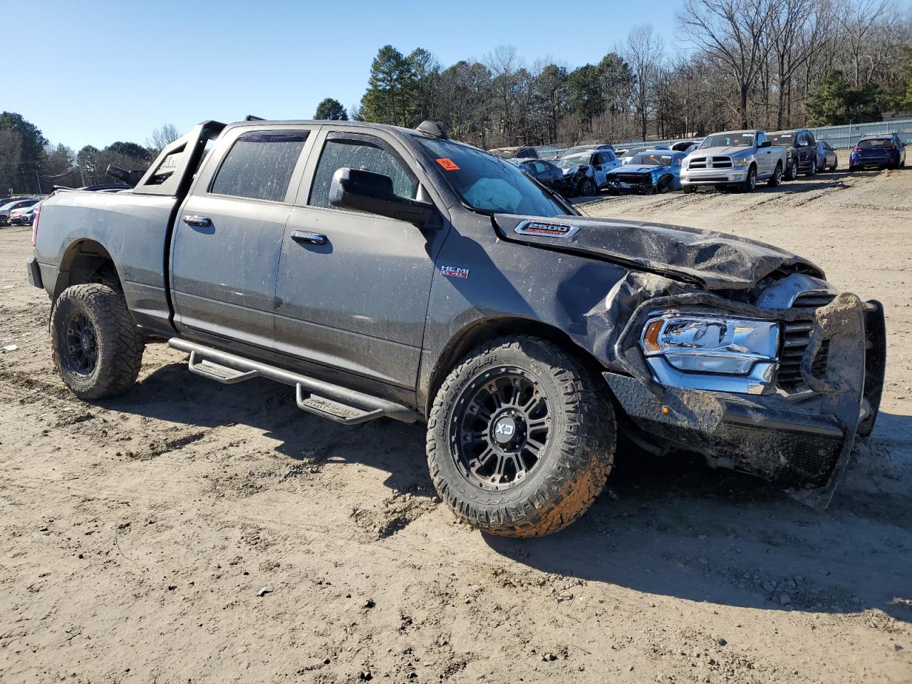 2019 RAM 2500 VIN 3C6UR5DJ8KG519312 Copart auction photo, front end / side damage thumbnail 4