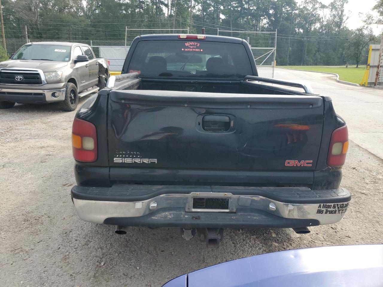 1999 GMC Sierra VIN 1GTEC19T8XZ519383 Copart auction photo, water/flood / all over damage thumbnail 6