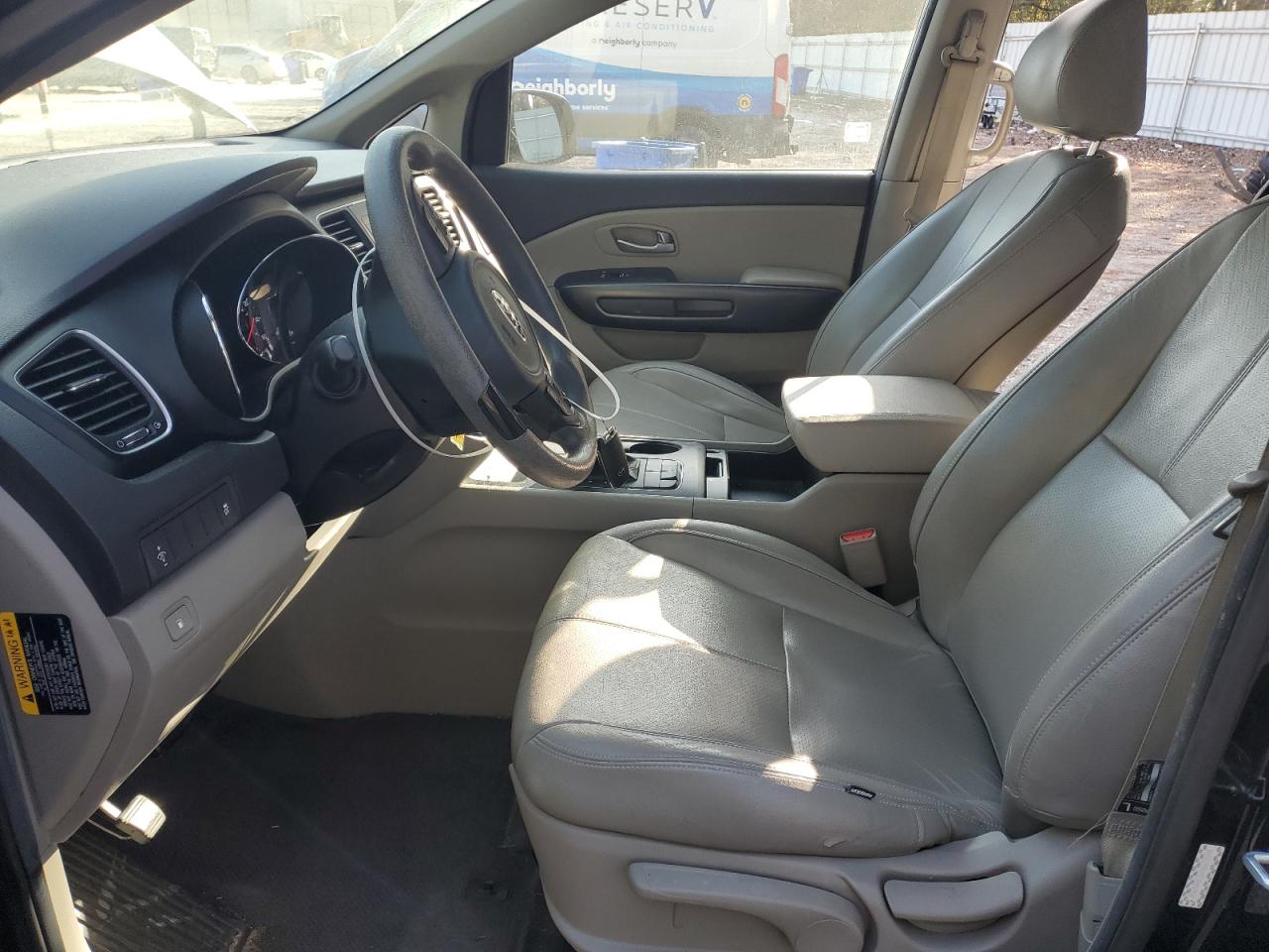 2017 KIA Sedona VIN KNDMA5C12H6279640 Copart auction photo, minor dent/scratches damage thumbnail 7