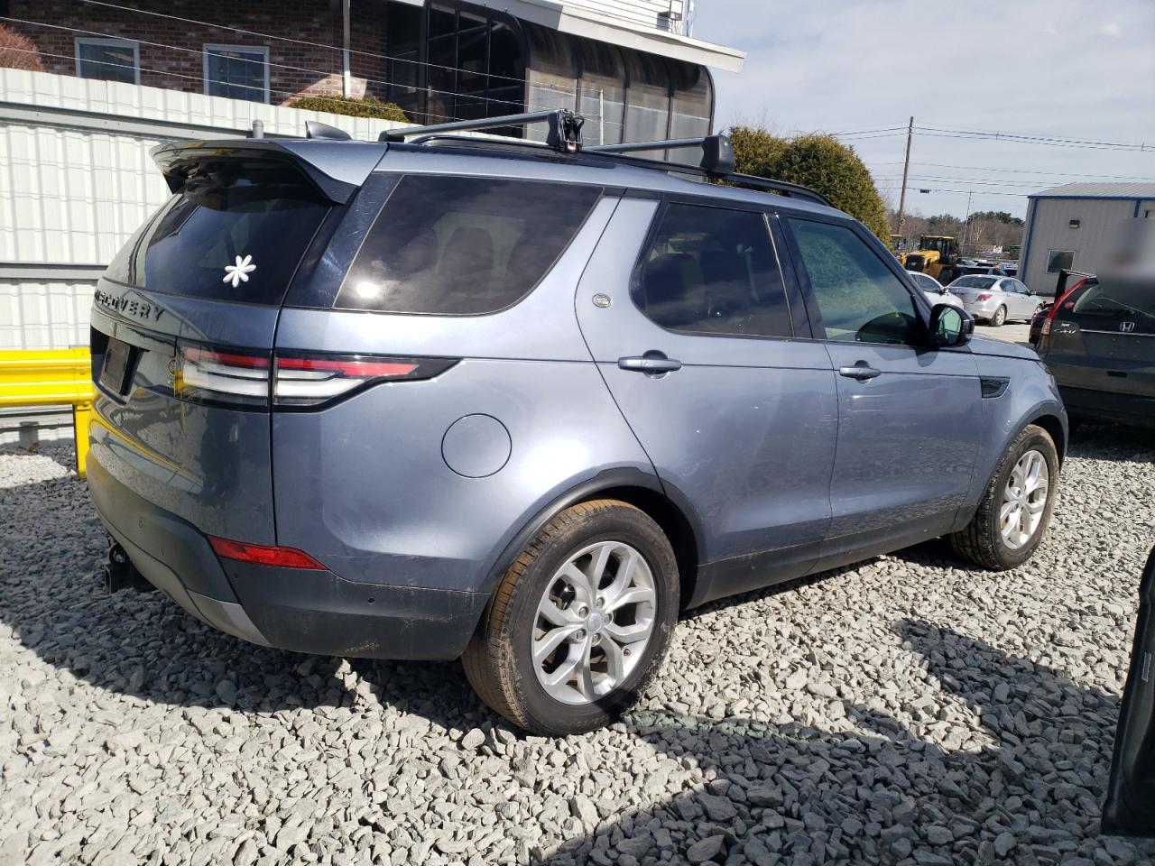 2019 Land Rover Discovery VIN SALRG2RV8K2413779 Copart auction photo, front end / minor dent/scratches damage thumbnail 3