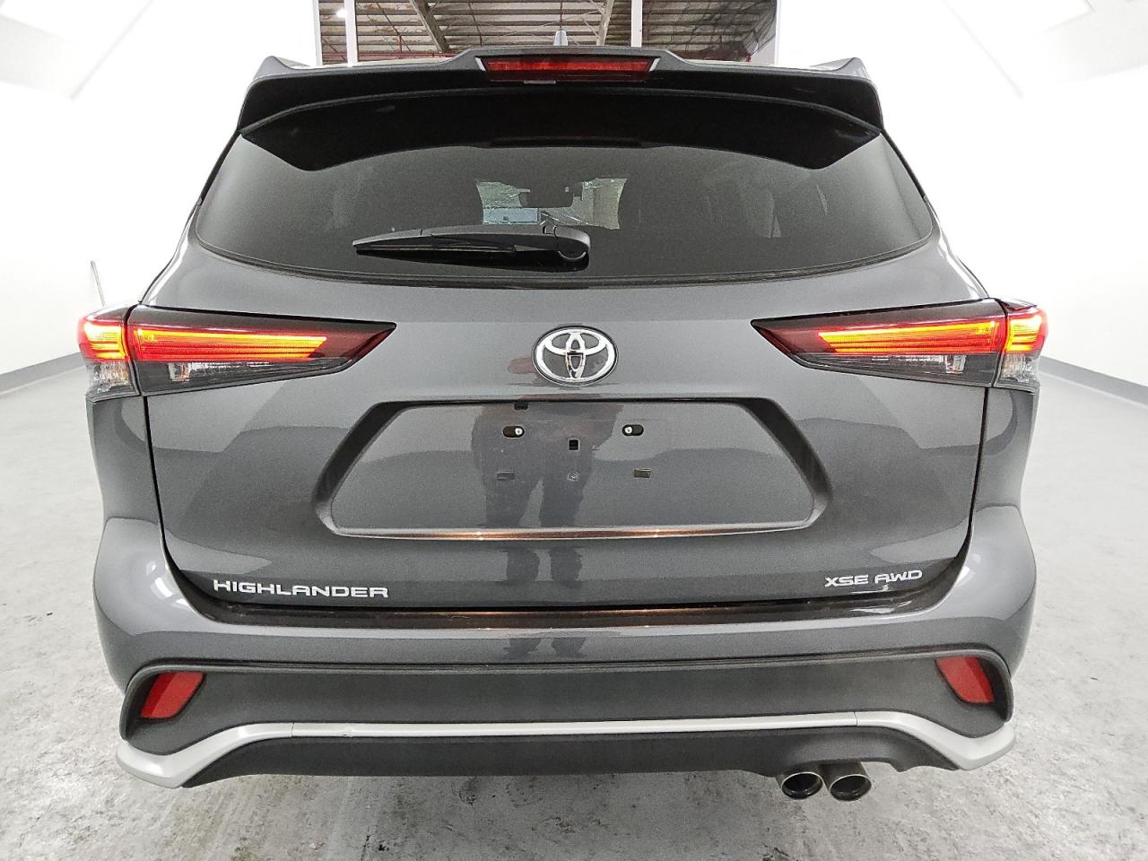 2024 Toyota Highlander VIN 5TDKDRBH8RS550593 Copart auction photo, side / front end damage thumbnail 6