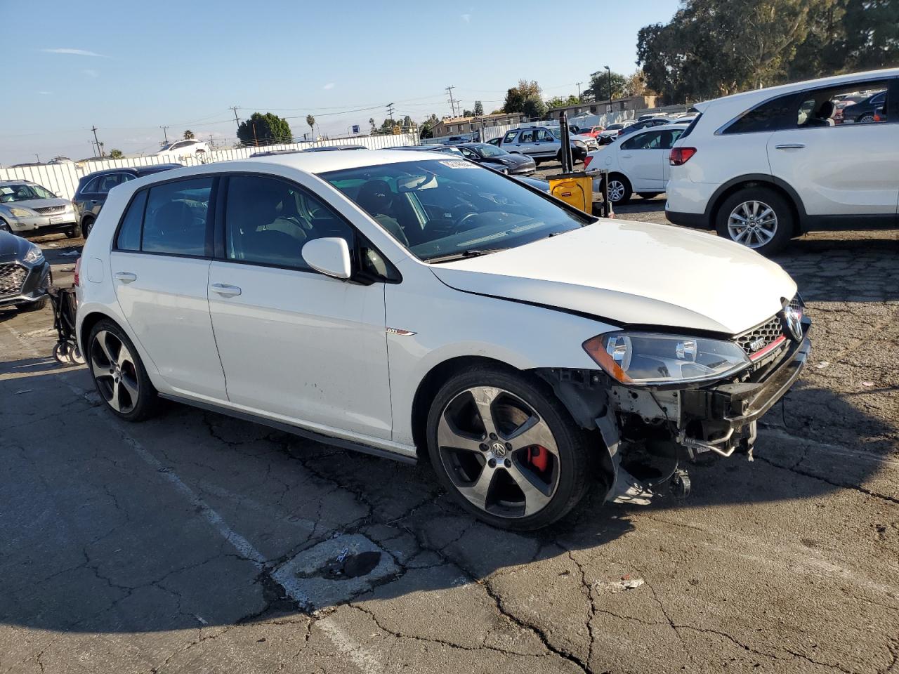 2017 Volkswagen GTI VIN 3VW4T7AU2HM074688 Copart auction photo, front end / side damage thumbnail 4