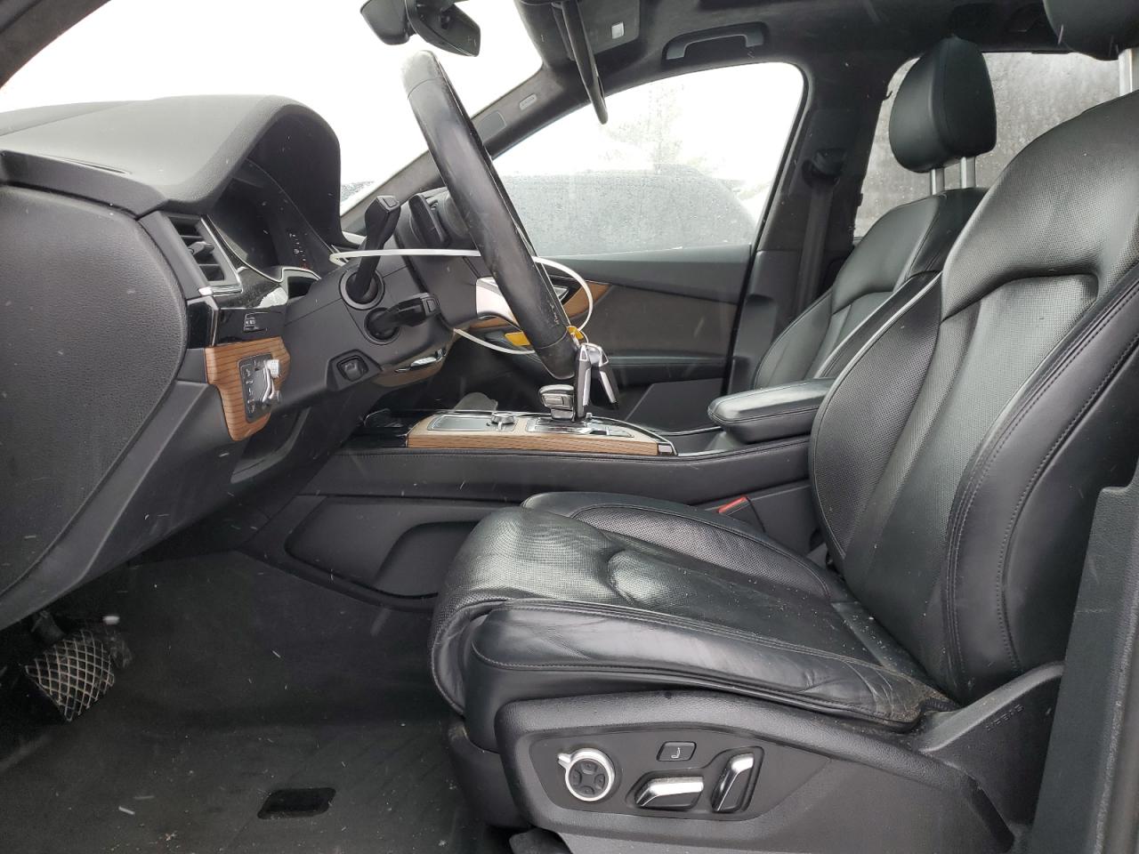2017 Audi Q7 VIN WA1VAAF72HD043251 Copart auction photo, front end / minor dent/scratches damage thumbnail 7