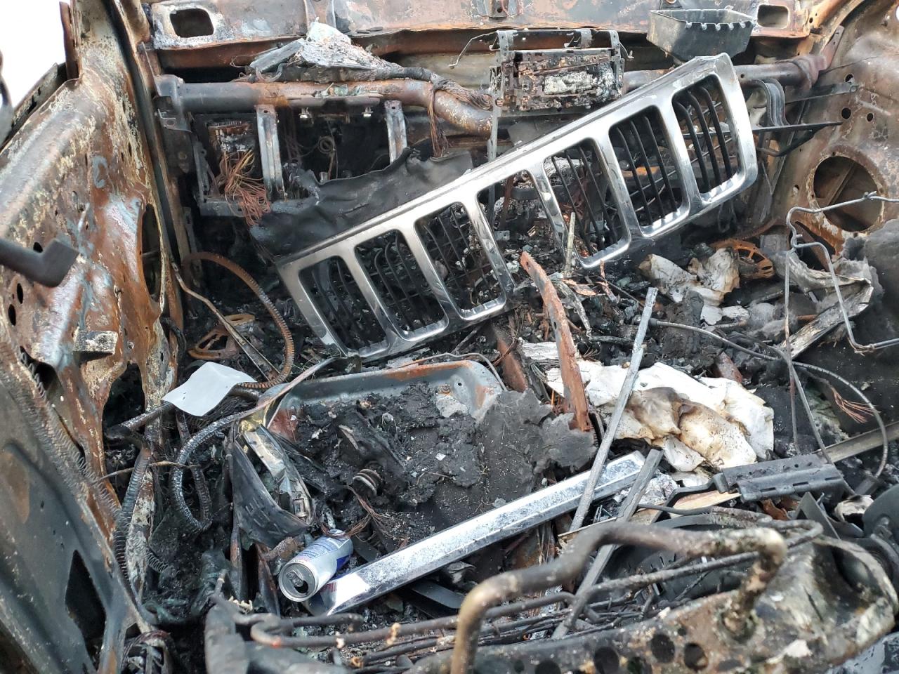 2005 Jeep Grand Cherokee VIN 1J4HR58235C727774 Copart auction photo, burn damage thumbnail 8