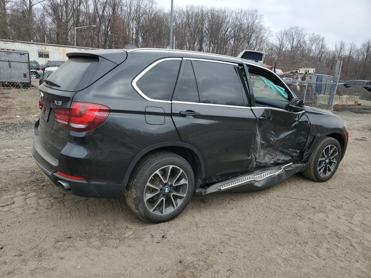 2017 BMW X5 VIN 5UXKR0C54H0U53389 Copart auction photo, side / front end damage thumbnail 3