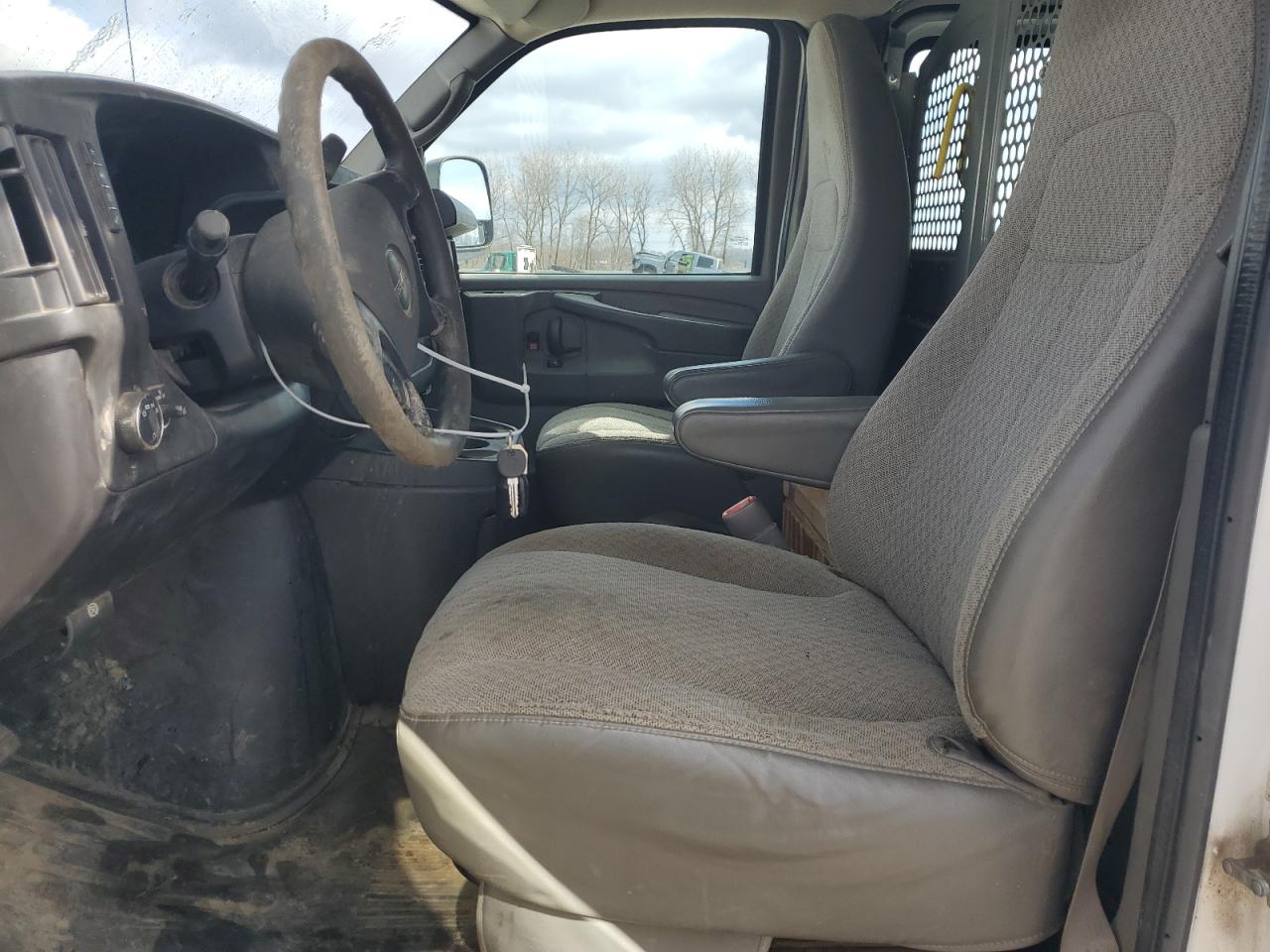 2014 GMC Savana VIN 1GTW7FCA3E1906030 Copart auction photo, front end / minor dent/scratches damage thumbnail 7