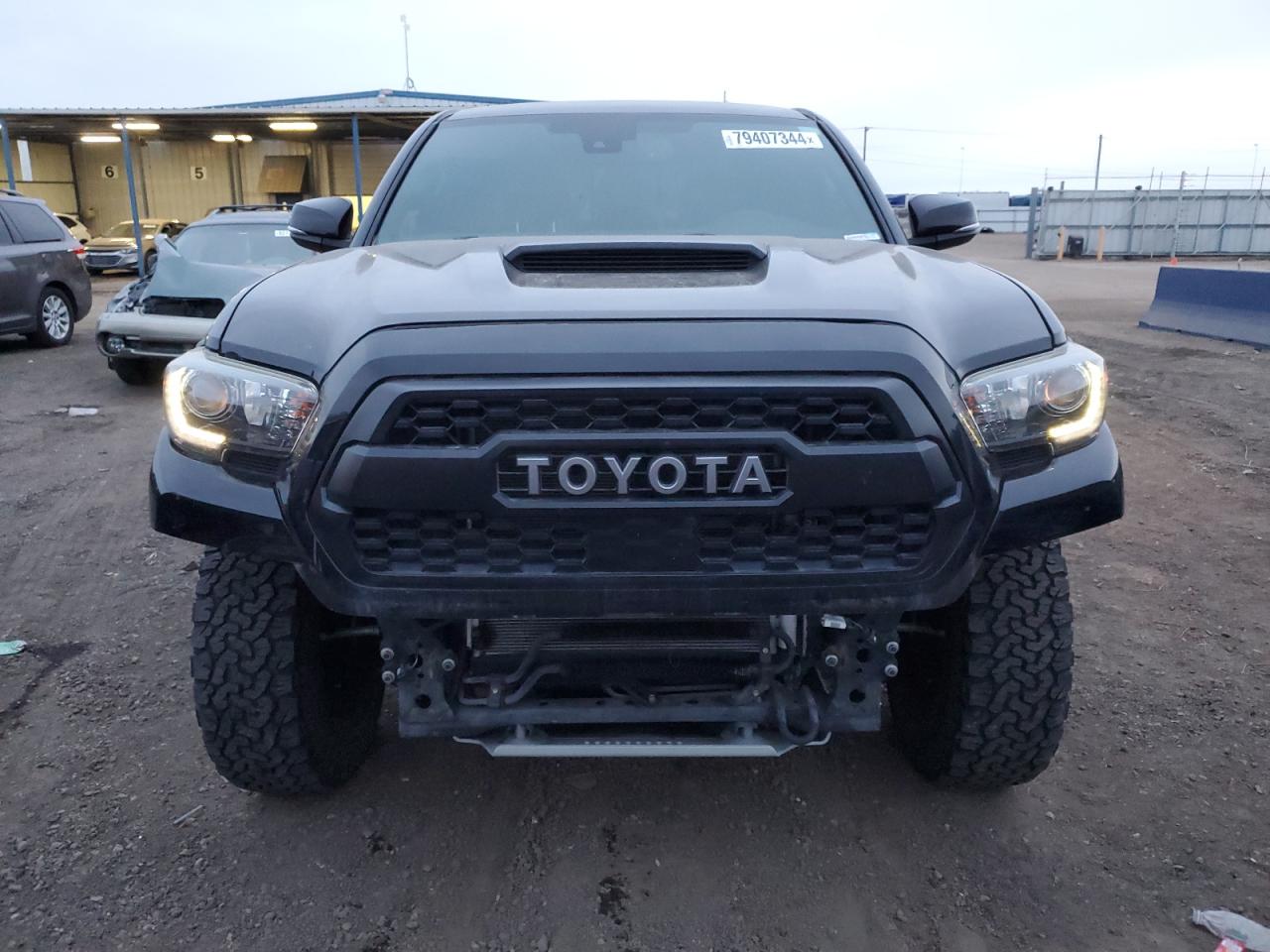 2018 Toyota Tacoma VIN 5TFCZ5AN1JX151822 Copart auction photo, rear end / front end damage thumbnail 5