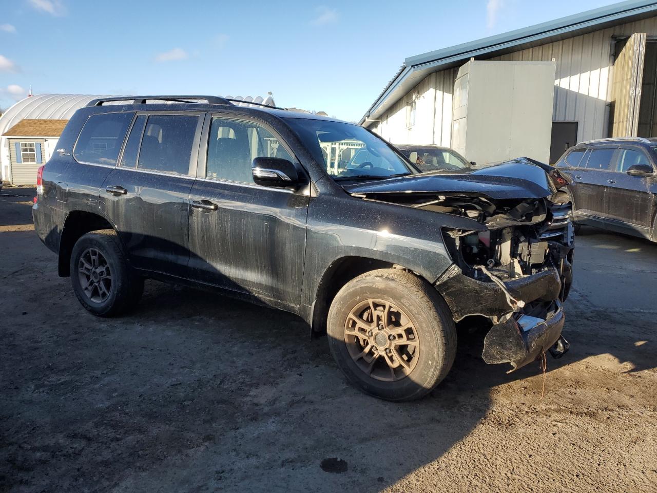 2020 Toyota Land Cruiser VIN JTMCY7AJ4L4088909 Copart auction photo, front end / minor dent/scratches damage thumbnail 4
