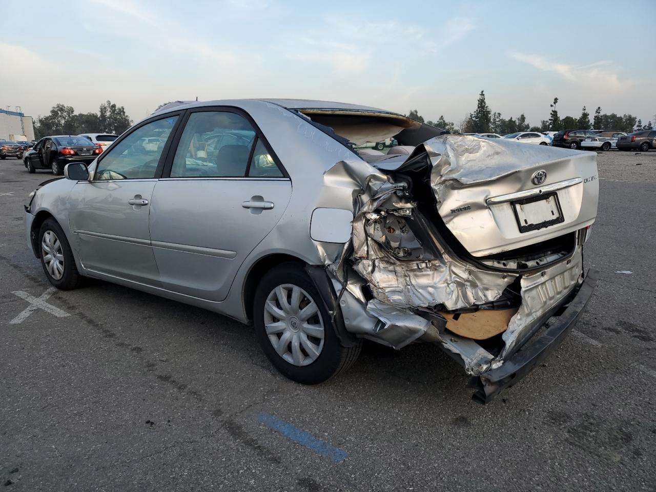 2005 Toyota Camry VIN 4T1BE32K65U563981 Copart auction photo, front end / rear end damage thumbnail 2