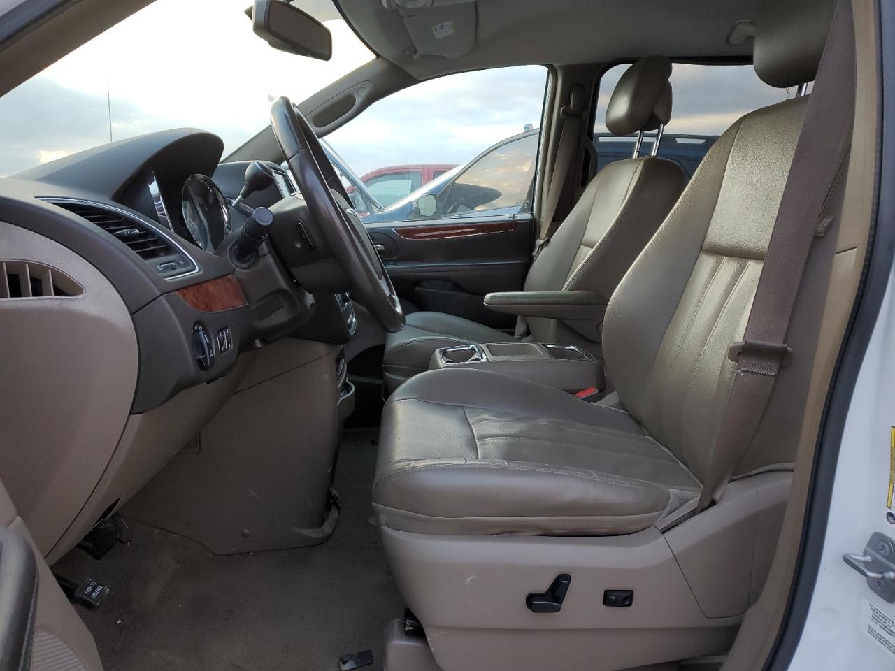 2014 Chrysler Town & Country VIN 2C4RC1BG7ER215340 Copart auction photo, water/flood damage thumbnail 7