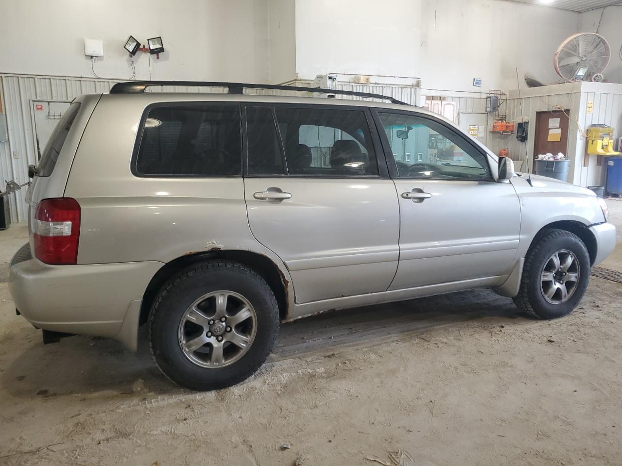 2005 Toyota Highlander VIN JTEEP21A950127482 Copart auction photo, rear end / front end damage thumbnail 3