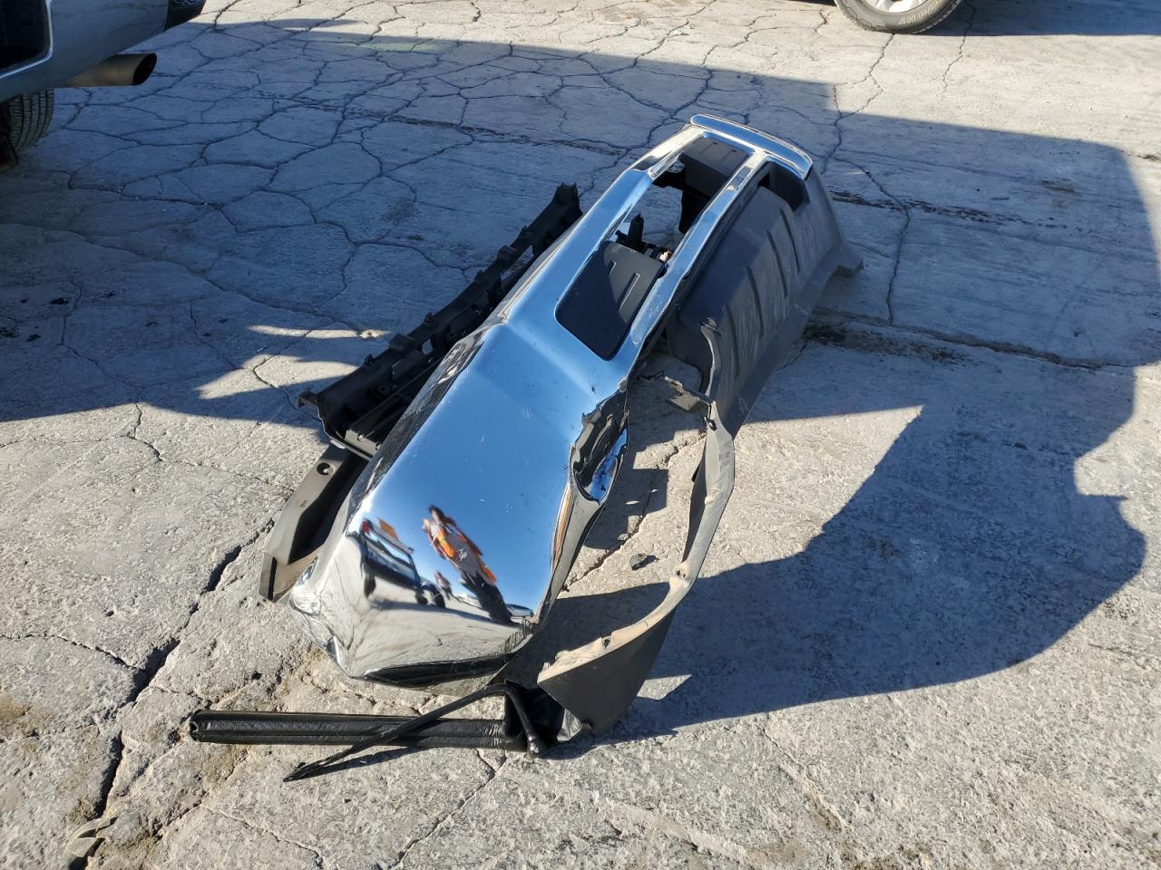 2018 Chevrolet Silverado VIN 1GC1CUEG4JF105020 Copart auction photo, front end damage thumbnail 12