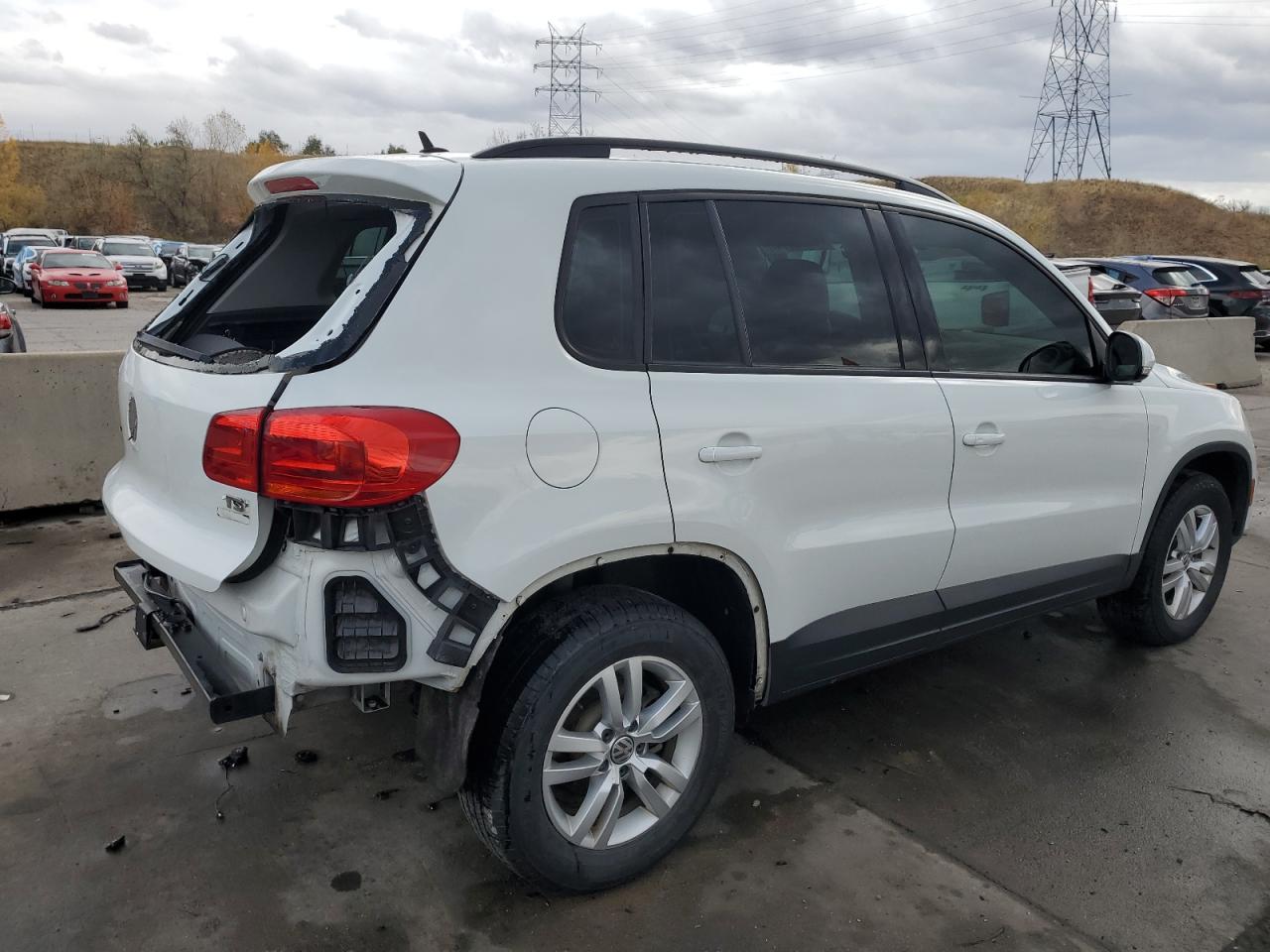 2016 Volkswagen Tiguan VIN WVGBV7AX8GW579725 Copart auction photo, rear end damage thumbnail 3