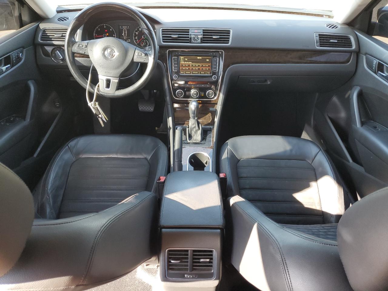 2014 Volkswagen Passat VIN 1VWCN7A31EC072893 Copart auction photo, front end / side damage thumbnail 8
