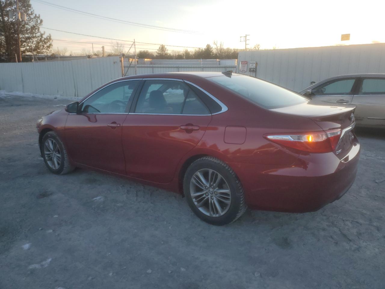 2015 Toyota Camry VIN 4T1BF1FK2FU926919 Copart auction photo, front end / side damage thumbnail 2