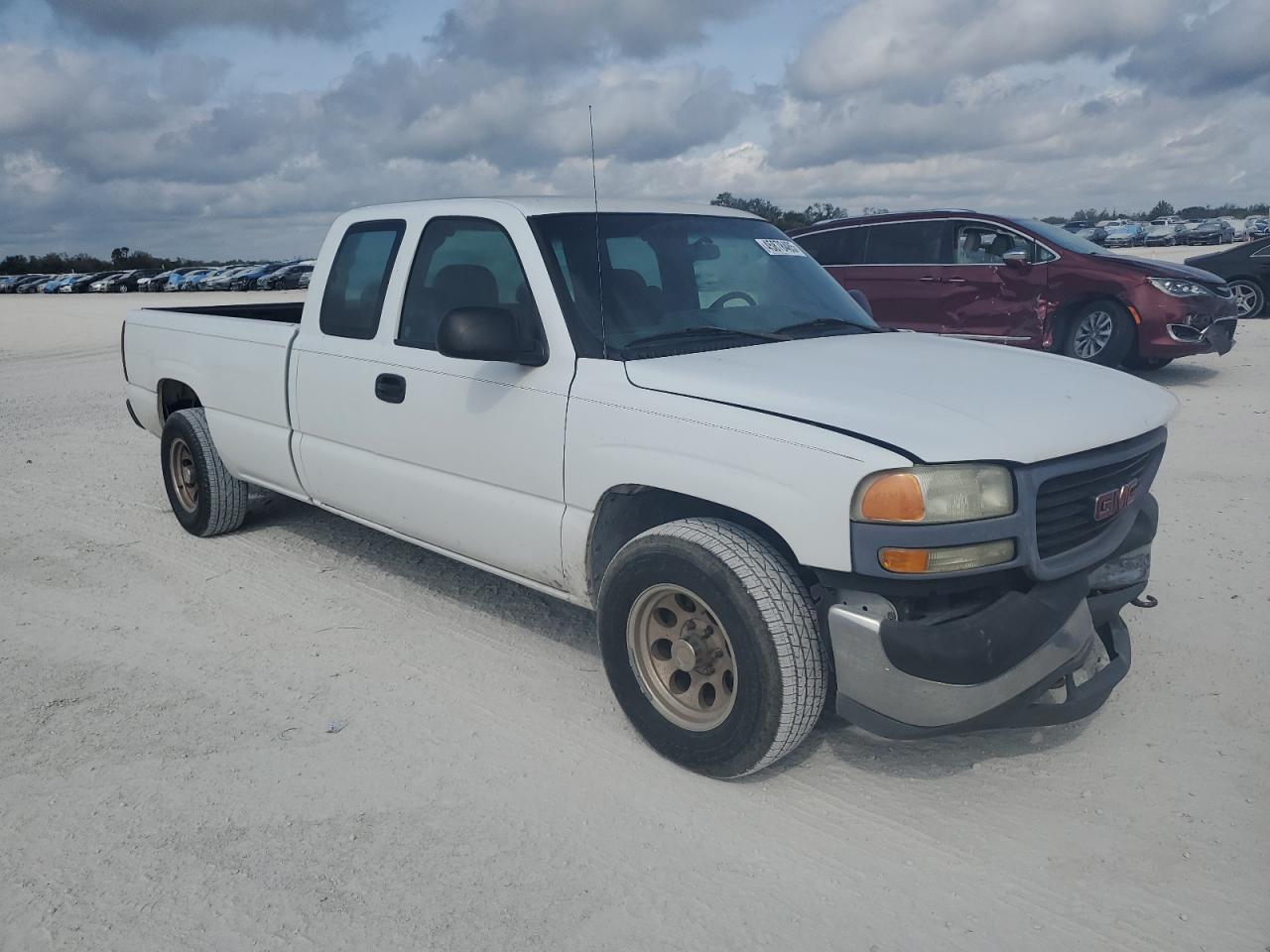 2002 GMC Sierra VIN 1GTEC19V22E206525 Copart auction photo, front end damage thumbnail 4