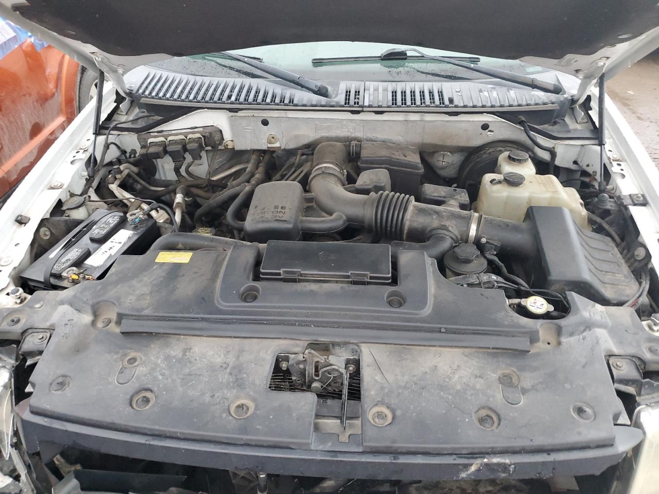 2009 Ford Expedition VIN 1FMFU16509EB07200 Copart auction photo, front end / minor dent/scratches damage thumbnail 12