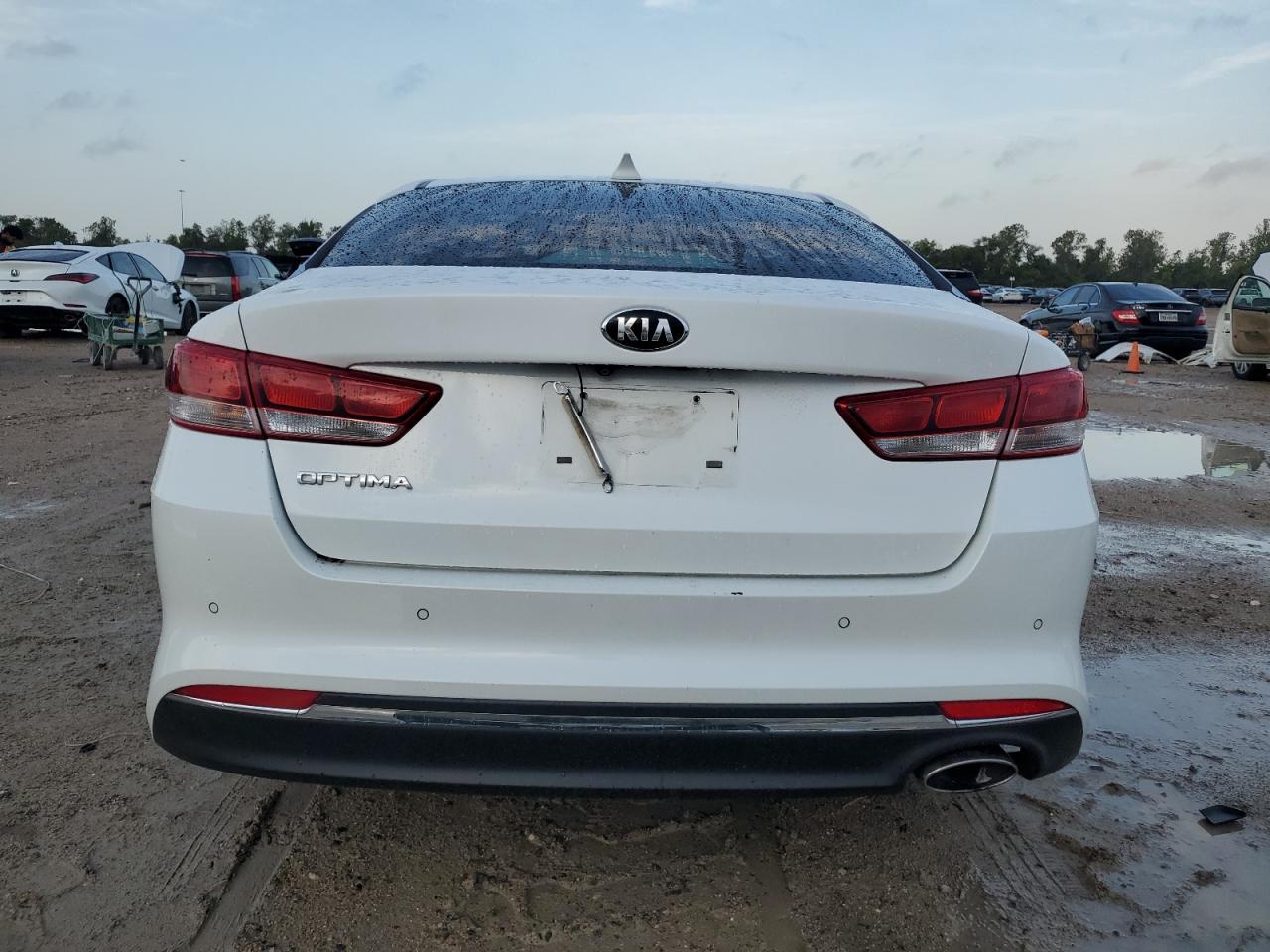 2018 KIA Optima VIN 5XXGT4L33JG267992 Copart auction photo, front end damage thumbnail 6