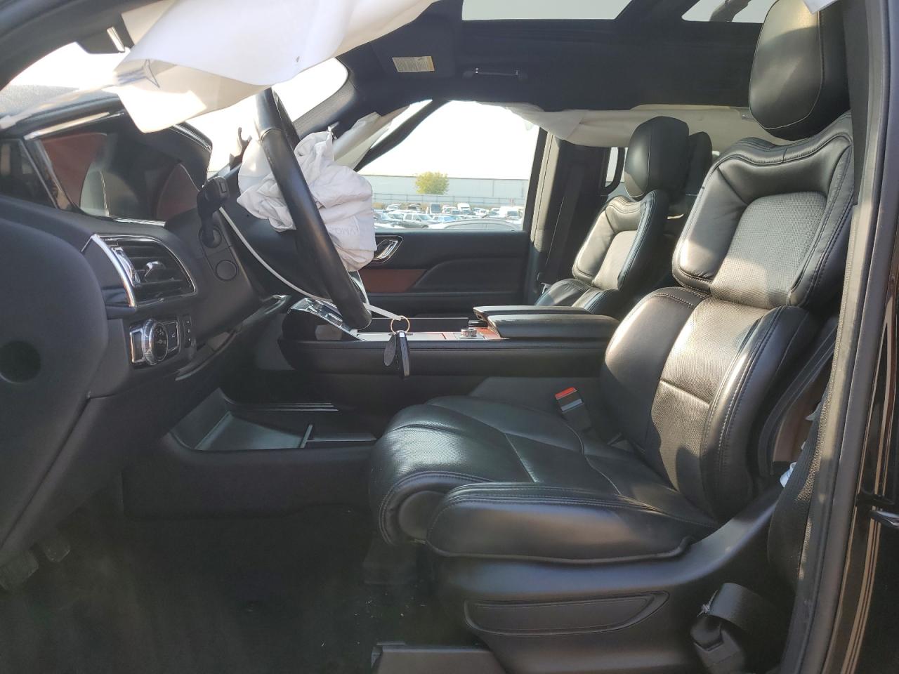 2020 Lincoln Navigator VIN 5LMJJ2LT8LEL17463 Copart auction photo, front end / minor dent/scratches damage thumbnail 7