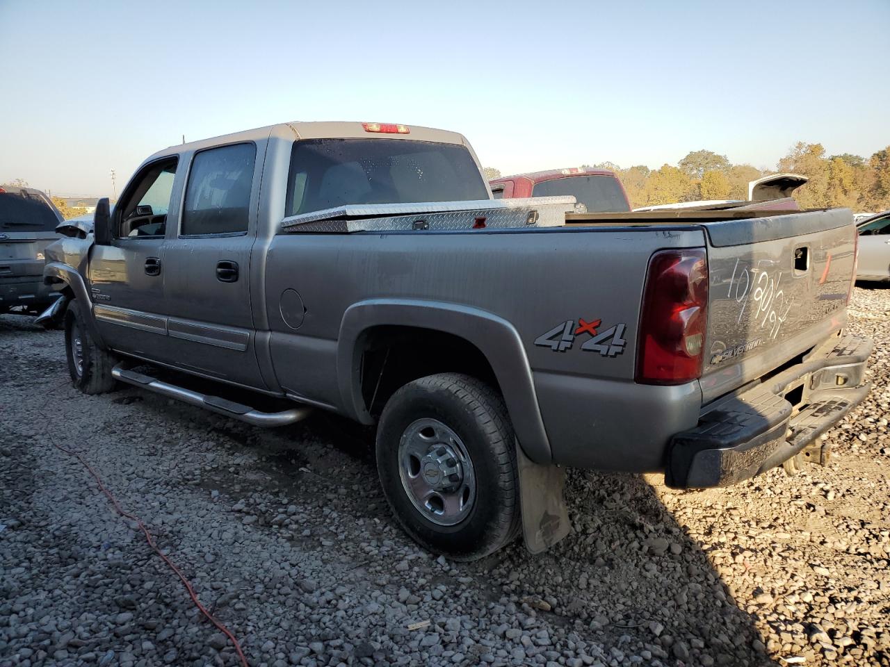 2003 Chevrolet Silverado VIN 1GCHK23163F211198 Copart auction photo, front end damage thumbnail 2
