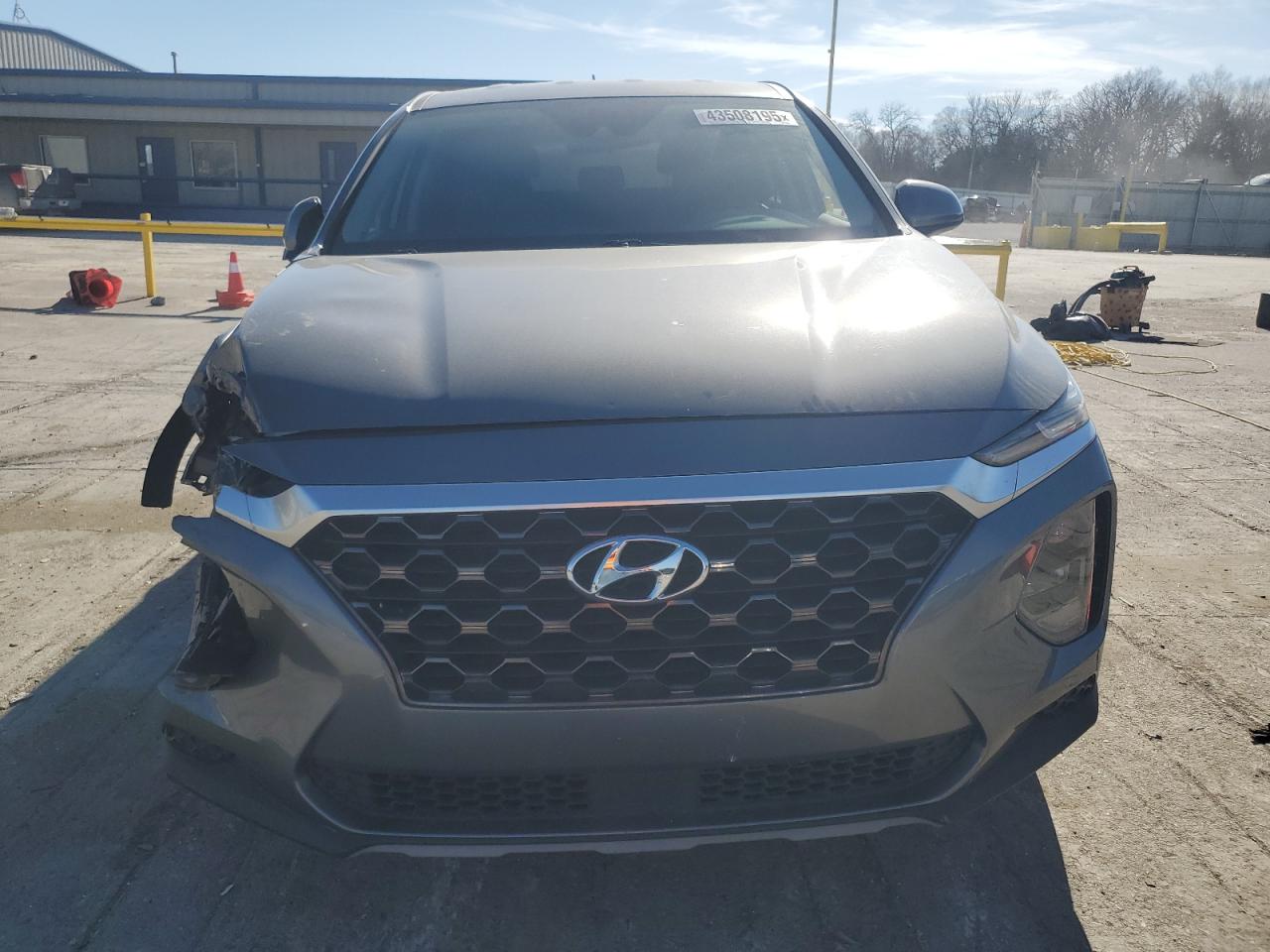 2020 Hyundai Santa Fe VIN 5NMS23AD4LH142281 Copart auction photo, front end damage thumbnail 5