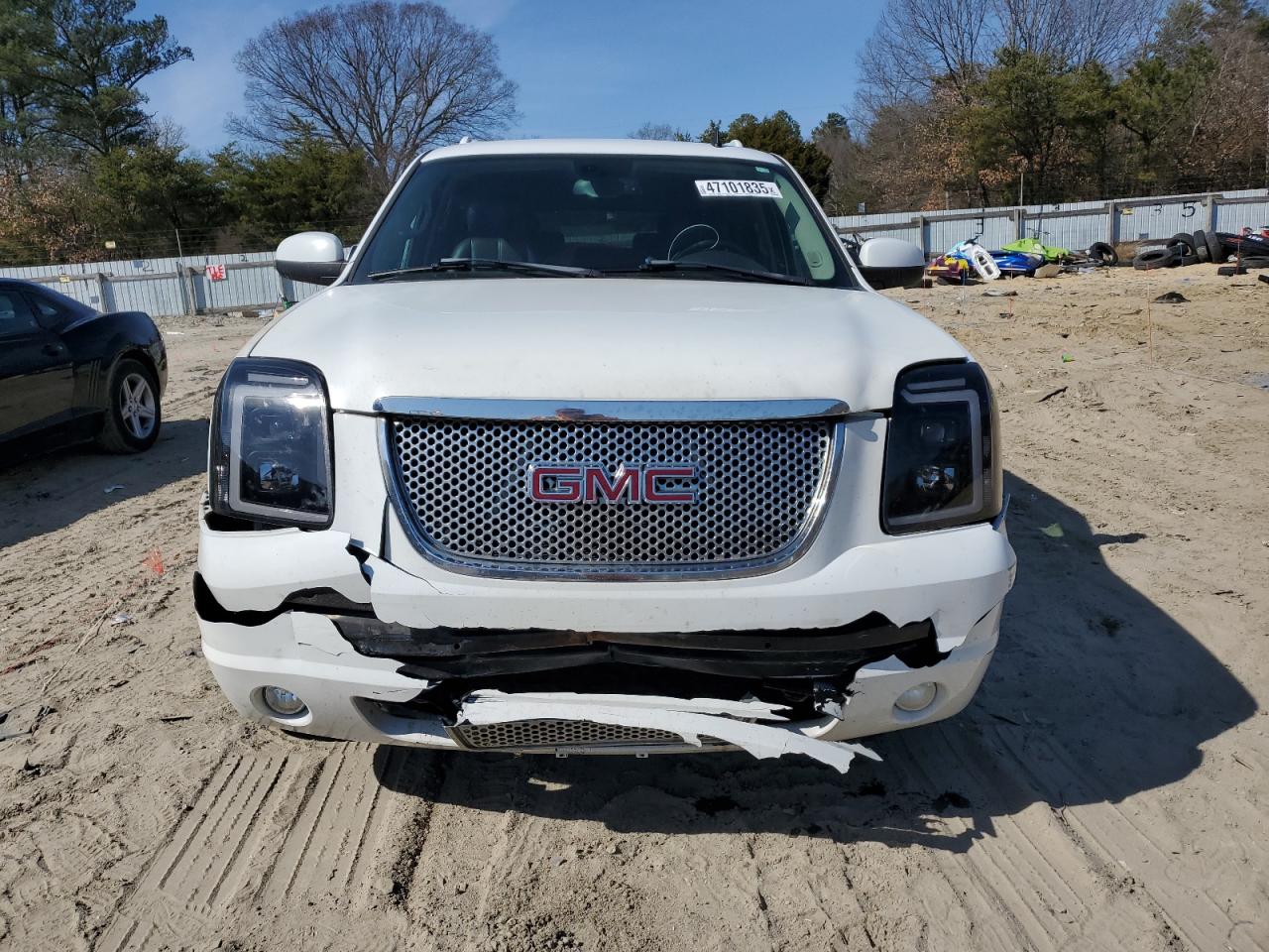 2007 GMC Yukon VIN 1GKFK66857J282021 Copart auction photo, front end / minor dent/scratches damage thumbnail 5