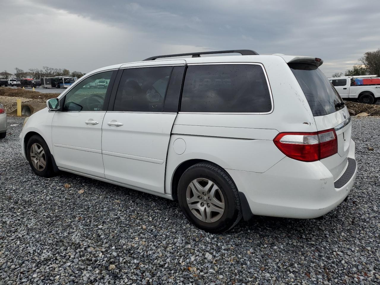 2006 Honda Odyssey VIN 5FNRL38816B112505 Copart auction photo, minor dent/scratches damage thumbnail 2