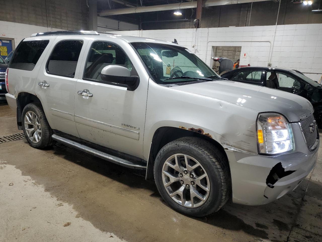 2011 GMC Yukon VIN 1GKS2EEF0BR139030 Copart auction photo, rear end / front end damage thumbnail 4