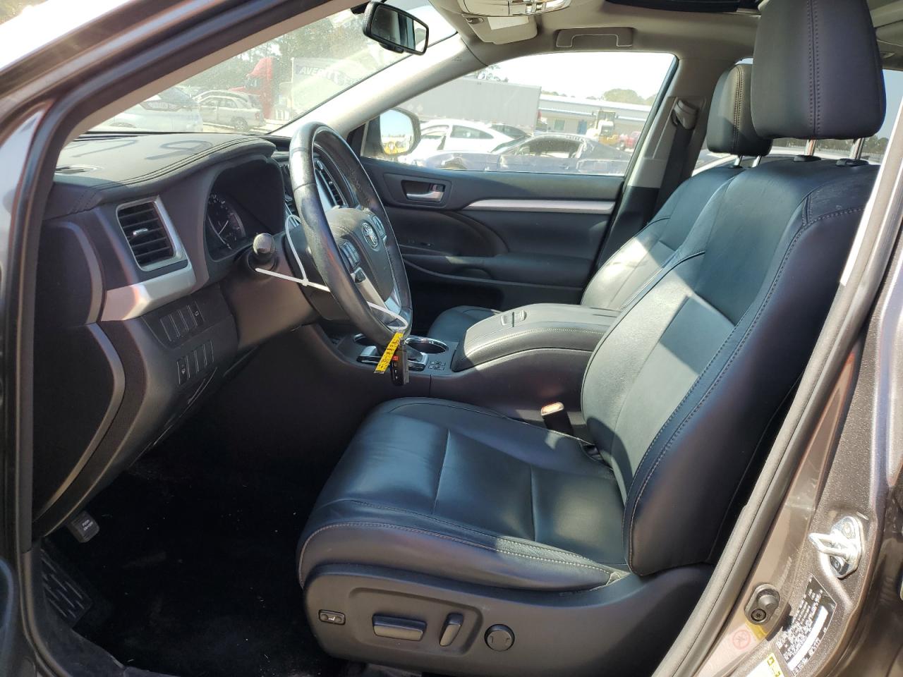2015 Toyota Highlander VIN 5TDJKRFH5FS076433 Copart auction photo, front end damage thumbnail 7