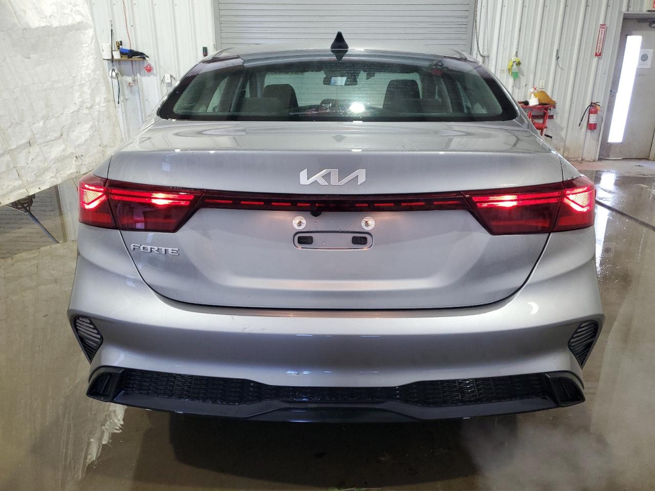 2024 KIA Forte VIN 3KPF24AD8RE811675 Copart auction photo, side / front end damage thumbnail 6