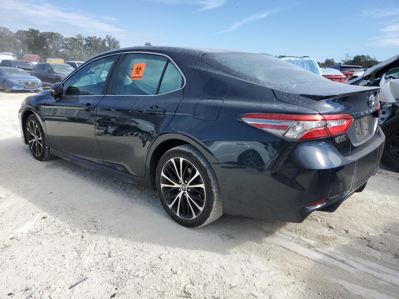 2018 Toyota Camry VIN 4T1B11HK7JU667400 Copart auction photo, side / front end damage thumbnail 2