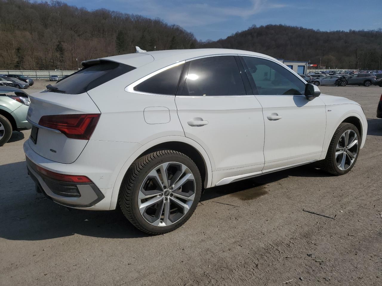 2021 Audi Q5 VIN WA1AAAFY7M2114037 Copart auction photo, front end damage thumbnail 3