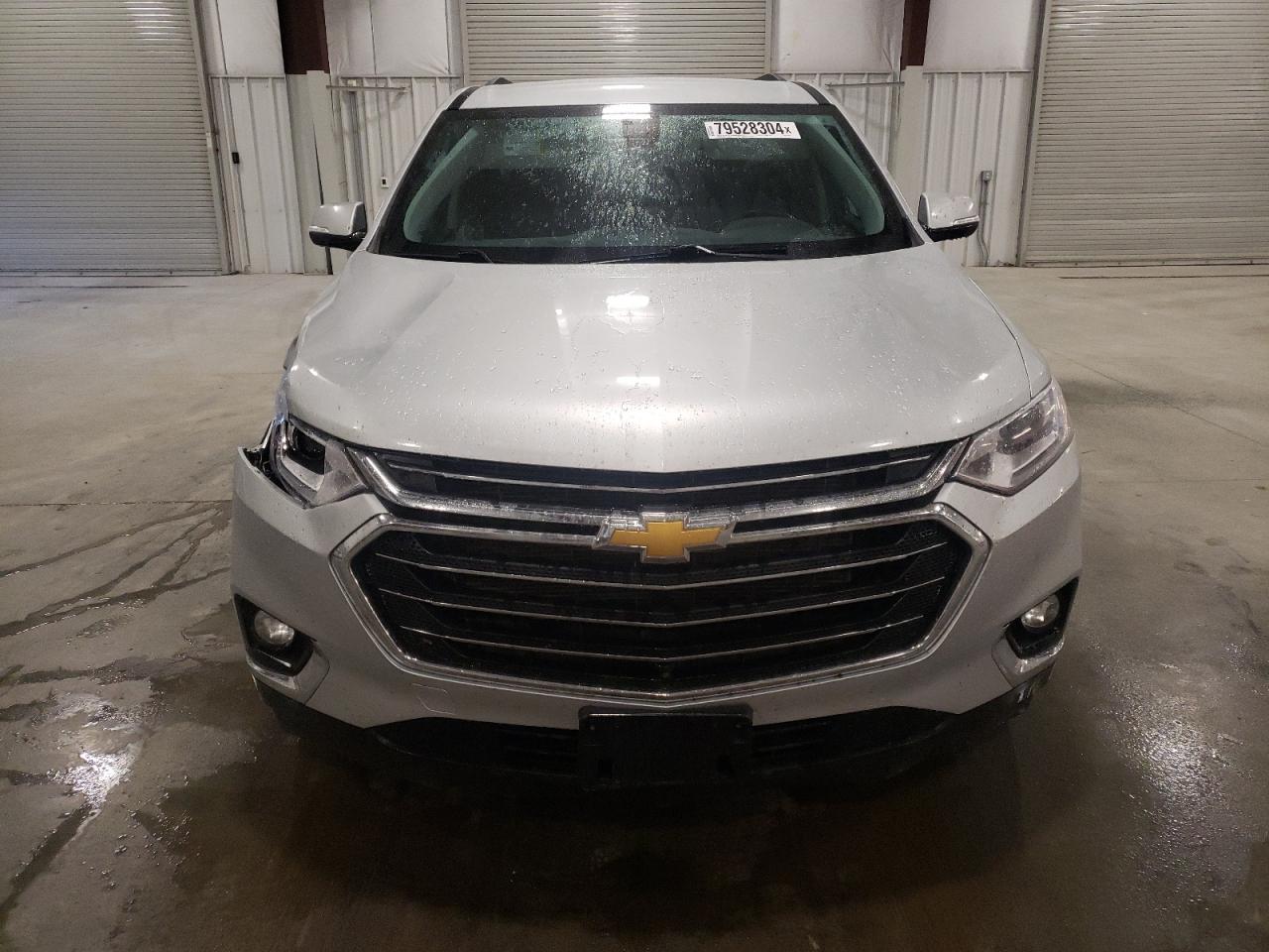2020 Chevrolet Traverse VIN 1GNEVHKW0LJ178133 Copart auction photo, front end / side damage thumbnail 5