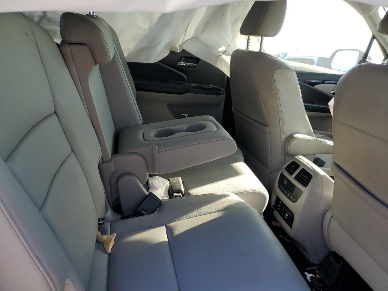 2018 Honda Pilot VIN 5FNYF5H93JB004354 Copart auction photo, all over damage thumbnail 11