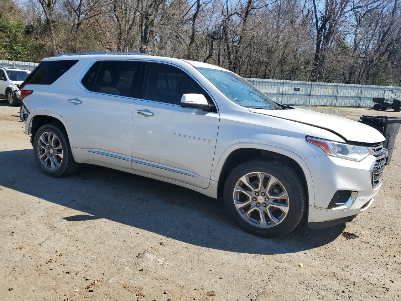 2018 Chevrolet Traverse VIN 1GNEVJKW2JJ160639 Copart auction photo, rear end / minor dent/scratches damage thumbnail 4
