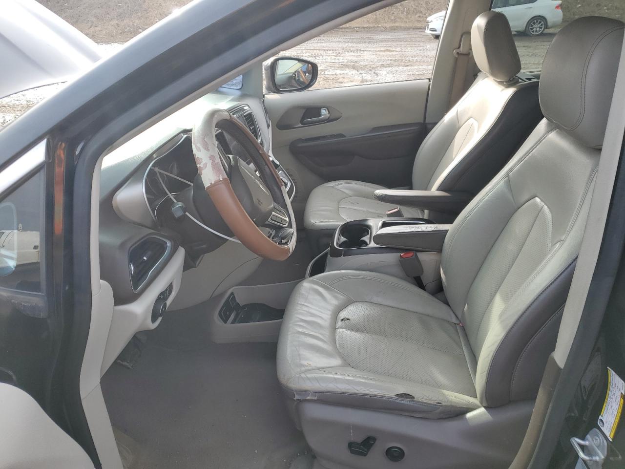 2017 Chrysler Pacifica VIN 2C4RC1EG7HR533216 Copart auction photo, front end / minor dent/scratches damage thumbnail 7