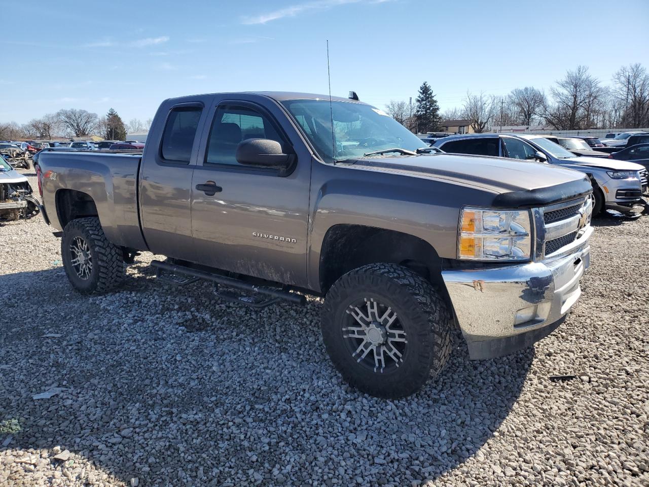 2013 Chevrolet Silverado VIN 1GCRKSE73DZ279318 Copart auction photo, front end / minor dent/scratches damage thumbnail 4