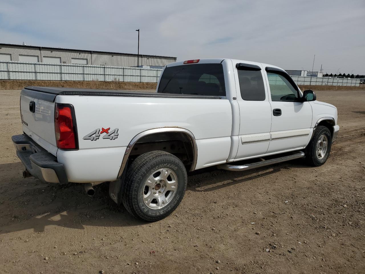 2007 Chevrolet Silverado VIN 1GCEK19Z87Z205594 Copart auction photo, front end / undercarriage damage thumbnail 3