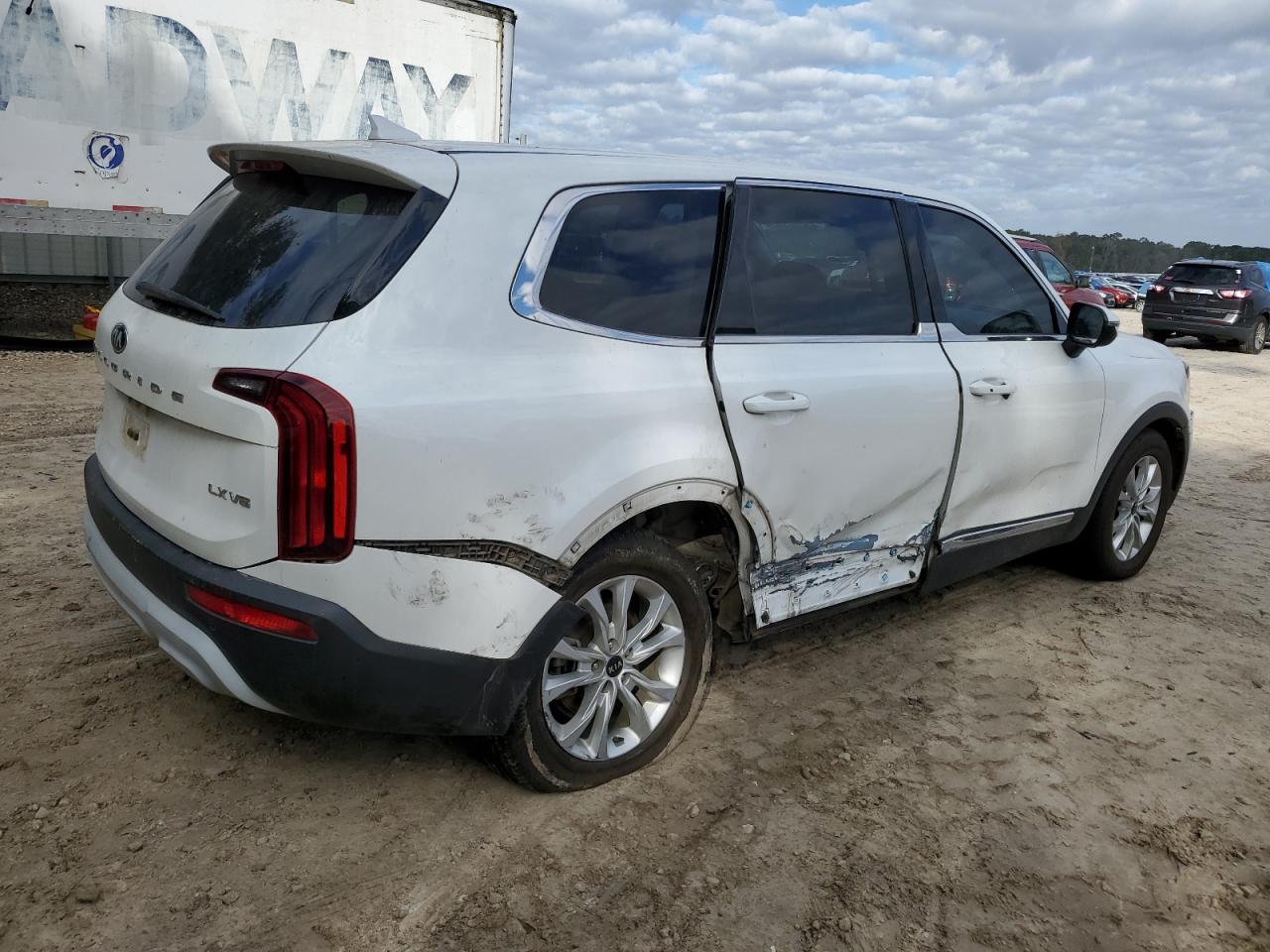 2020 KIA Telluride VIN 5XYP24HC6LG009654 Copart auction photo, side / rear end damage thumbnail 3