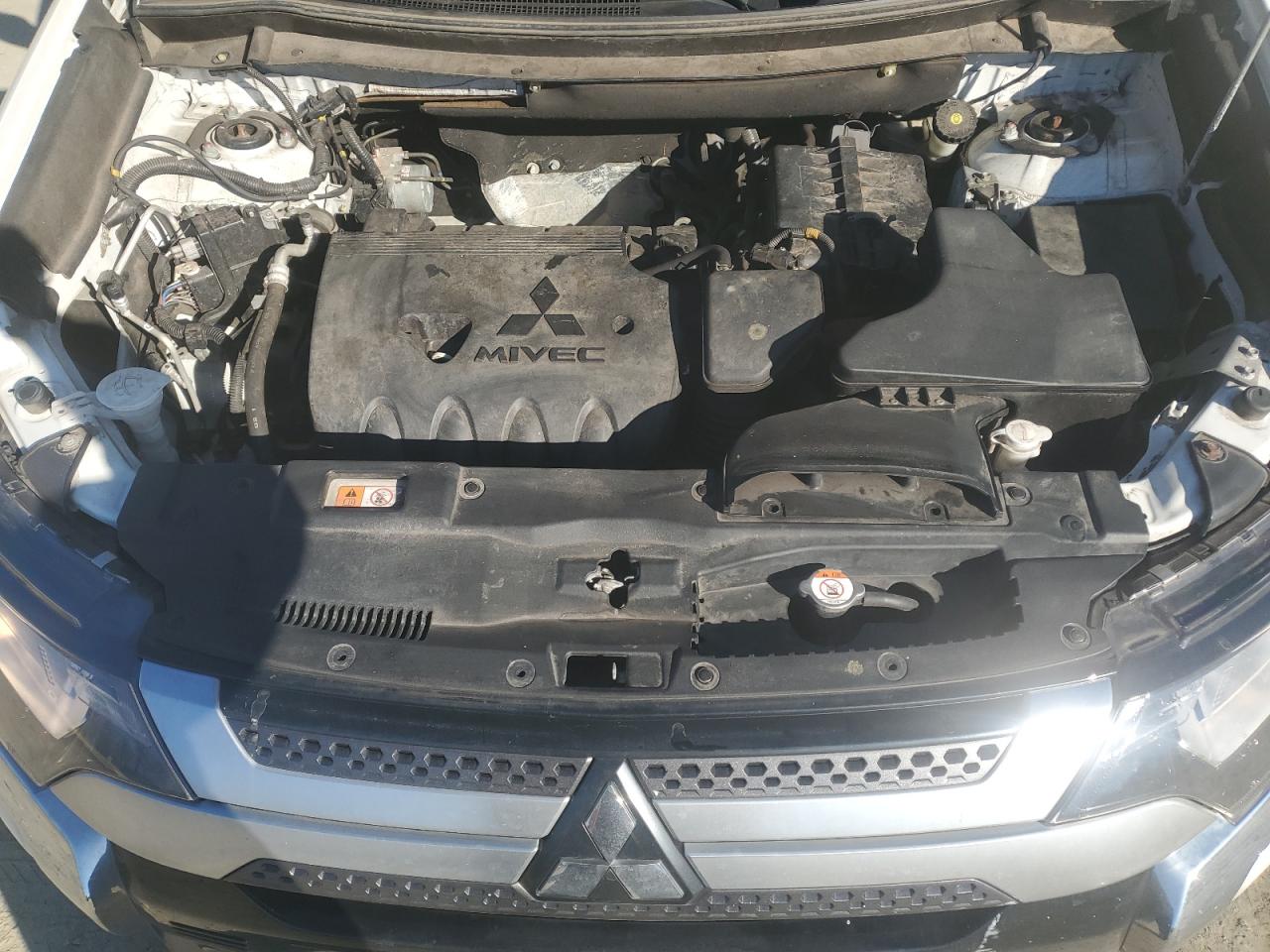 2020 Mitsubishi Outlander VIN JA4AD3A39LZ011589 Copart auction photo, side / minor dent/scratches damage thumbnail 12