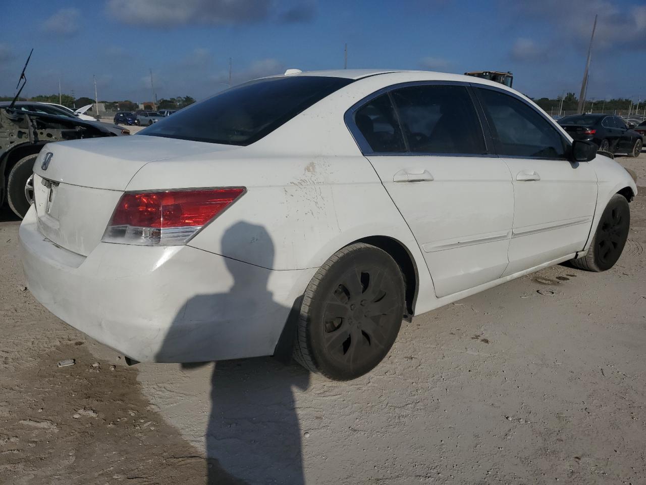 2009 Honda Accord VIN 1HGCP26869A008324 Copart auction photo, front end / minor dent/scratches damage thumbnail 3