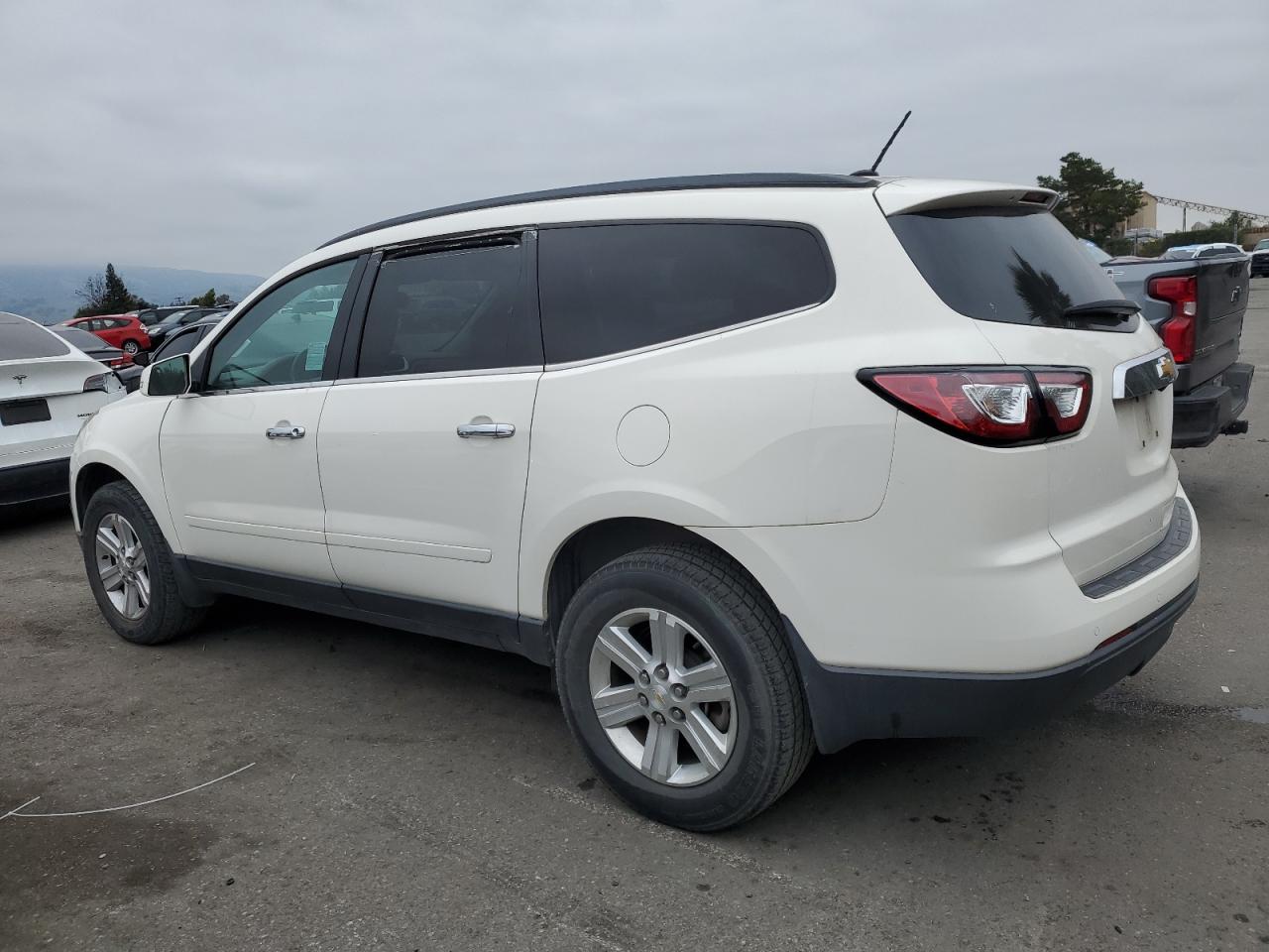 2014 Chevrolet Traverse VIN 1GNKRGKD4EJ302097 Copart auction photo, vandalism damage thumbnail 2