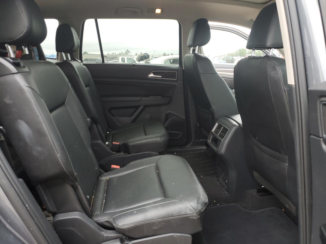 2019 Volkswagen Atlas VIN 1V2WP2CA2KC618636 Copart auction photo, rear end / minor dent/scratches damage thumbnail 10