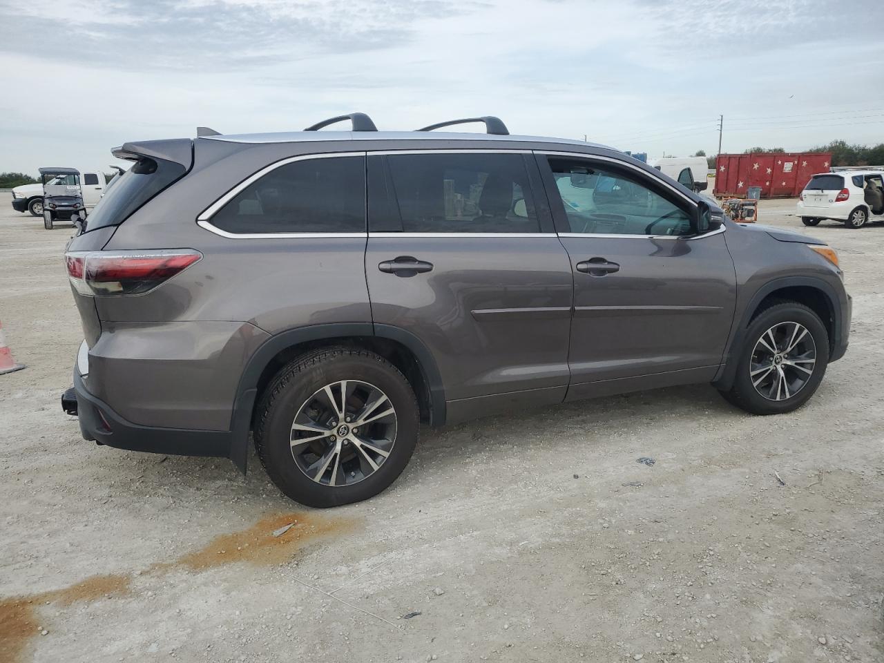 2016 Toyota Highlander VIN 5TDJKRFH9GS303687 Copart auction photo, water/flood damage thumbnail 3