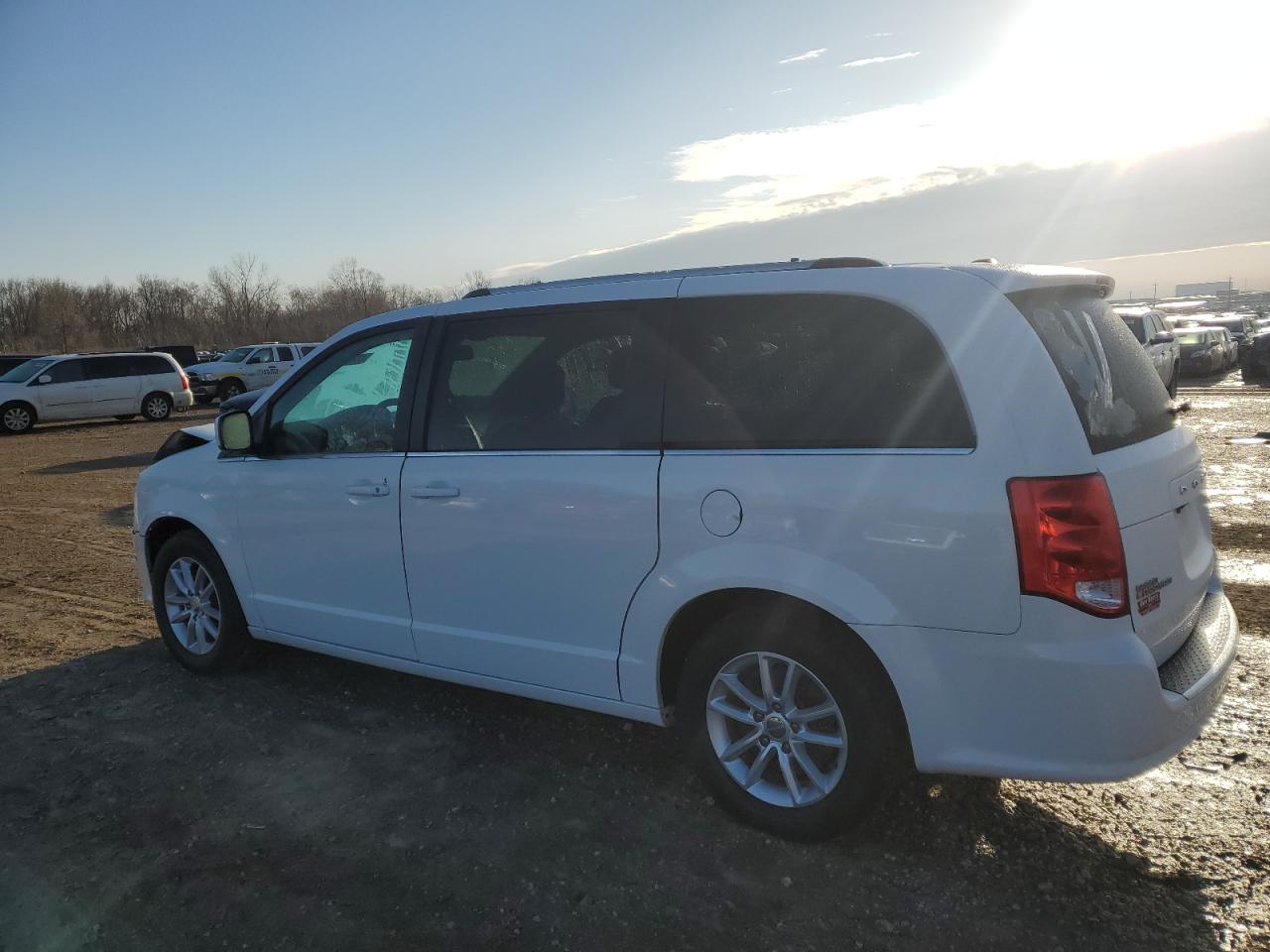 2019 Dodge Caravan VIN 2C4RDGCG1KR691979 Copart auction photo, front end damage thumbnail 2