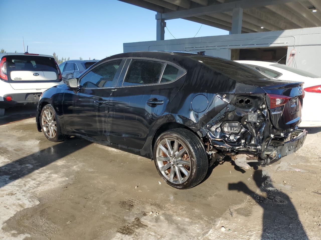 2018 Mazda 3 VIN 3MZBN1W36JM175236 Copart auction photo, rear end / minor dent/scratches damage thumbnail 2