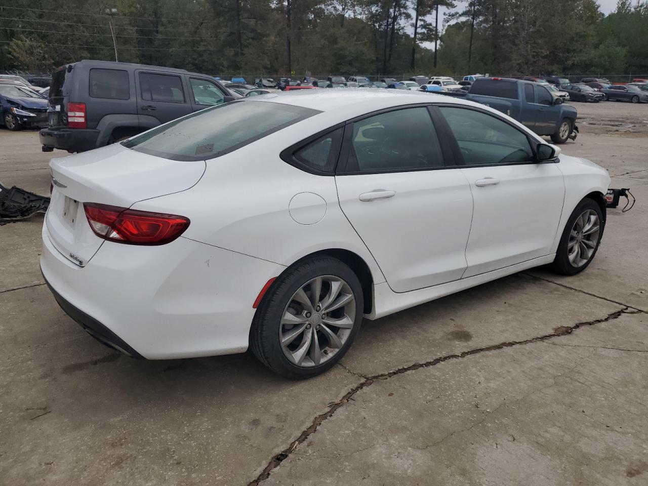2016 Chrysler 200 VIN 1C3CCCBB9GN129232 Copart auction photo, front end damage thumbnail 3